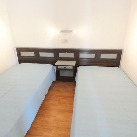 Holiday Center Roses Bagian luar foto