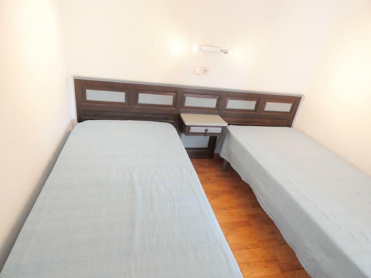 Holiday Center Roses Bagian luar foto